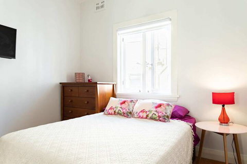 Garden Style Apartment In Prime Location - Accommodation Main Beach 3