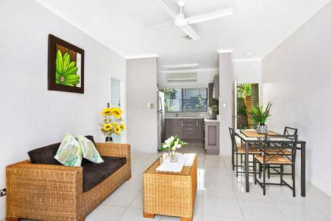 Cairns Reef Retreat - Accommodation Main Beach 0