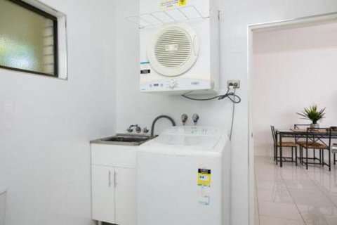 Cairns Reef Retreat - Accommodation Main Beach 3