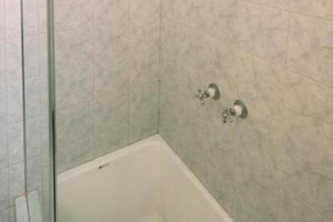 A Wave Away At Glenelg Cosy Unit Near The Beach - Accommodation Main Beach 4