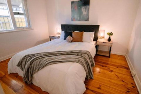 A Wave Away At Glenelg Cosy Unit Near The Beach - Accommodation Main Beach 2