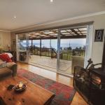 Beach House Aisling - Accommodation Main Beach 0