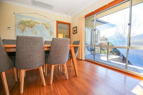 On The Trail - Accommodation Main Beach 5