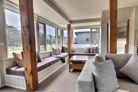 Ski Bird - Accommodation Main Beach 3