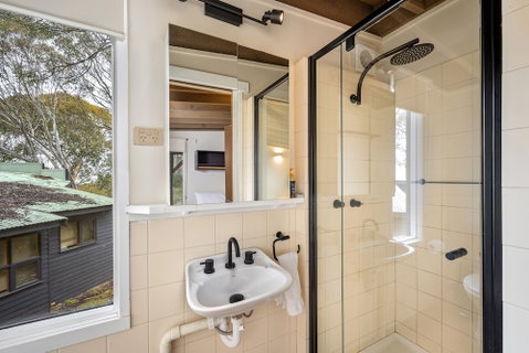 Belltrees - Accommodation Main Beach 5