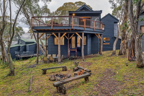 Belltrees - Accommodation Main Beach 1