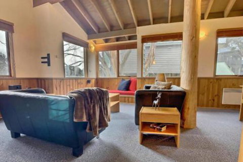 Snowy River - Accommodation Main Beach 5