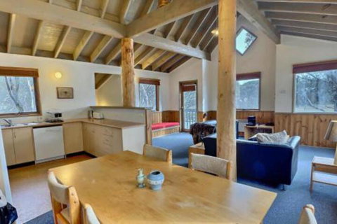 Snowy River - Accommodation Main Beach 4