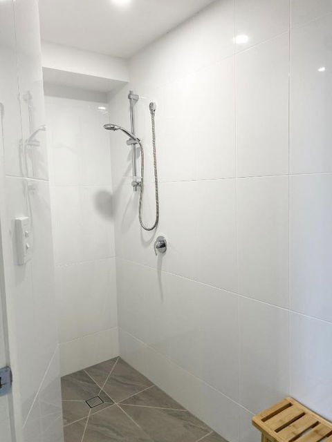 Happy Tides Beachfront Holiday Home - Accommodation Main Beach 5