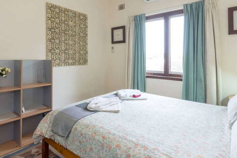 B6 Cafes & Restaurants Close To UWA - Accommodation Main Beach 6