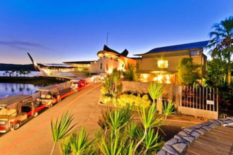 Yacht Club 19 Bijou De Mer 2 Buggies - Accommodation Main Beach 0