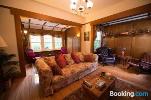 Twyford - Accommodation Main Beach 5