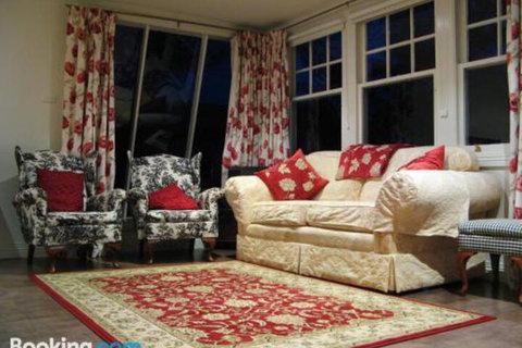 Twyford - Accommodation Main Beach 4
