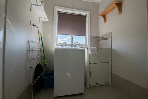 Autumn St. Trendy East Orange Near CBD - Accommodation Main Beach 3