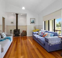 MERMAIDS on MARENGO large home with wifi - Accommodation Main Beach