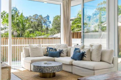 Audrey - Accommodation Main Beach 0