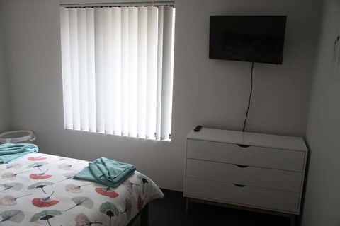 Warnbro Beach Family Accommodation - Accommodation Main Beach 4