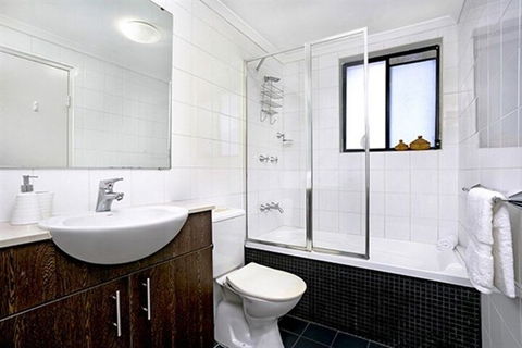 Walking Distance To Coogee Beach MOUNT - Accommodation Main Beach 4