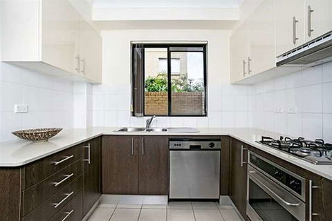 Walking Distance To Coogee Beach MOUNT - Accommodation Main Beach 6