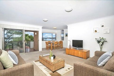 The Apartment Service NAP13 - Accommodation Main Beach 2