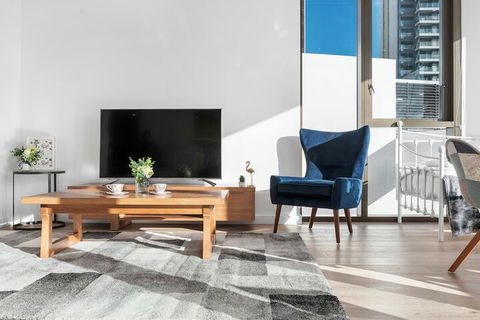 I02-china Town Luxury Service Apartment - Accommodation Main Beach 1