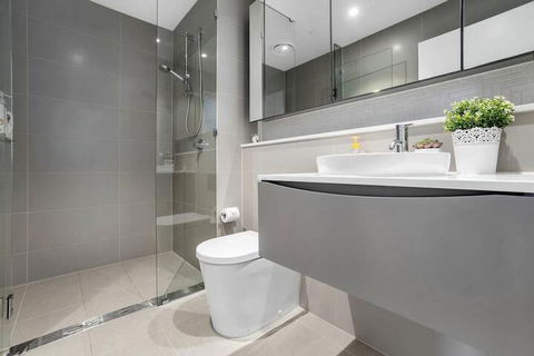 I02-china Town Luxury Service Apartment - Accommodation Main Beach 5