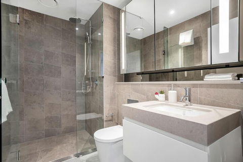 I02-china Town Luxury Service Apartment - Accommodation Main Beach 2