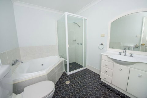 Ajax Avenue 2 / 35 Nelson Bay - Accommodation Main Beach 4