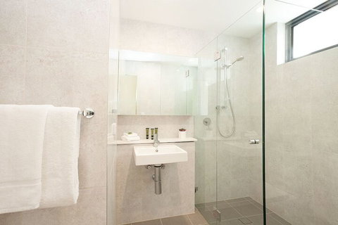 Crows Nest 7 - Accommodation Main Beach 6