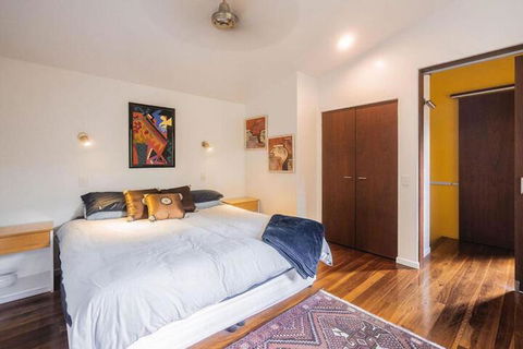 Runawaytomaleny - Accommodation Main Beach 6
