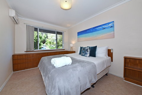 Comfy Home Near Airport & City 2280 - Accommodation Main Beach 3