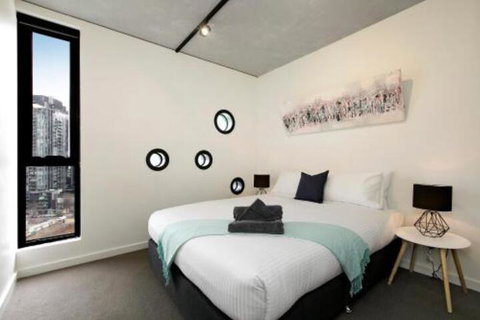 Complete Host Guild Apartments - Accommodation Main Beach 0