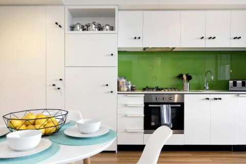Complete Host Guild Apartments - Accommodation Main Beach 3