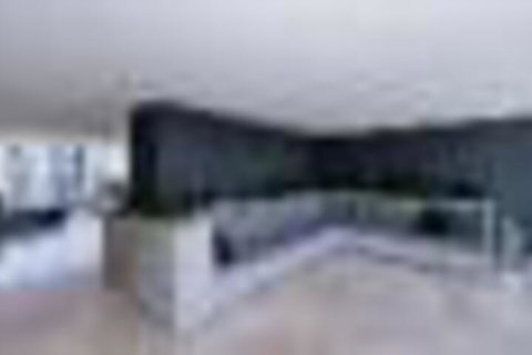 Luxurious APT With City Views - Accommodation Main Beach 5