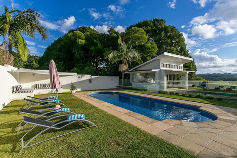 A PERFECT STAY - Byron's Brae - Accommodation Main Beach 4