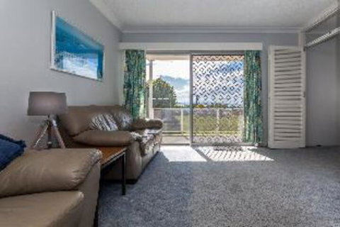 2 Bedroom Apartment Castaways Unit 1 - Accommodation Main Beach 4