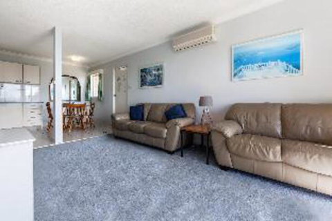2 Bedroom Apartment Castaways Unit 1 - Accommodation Main Beach 1