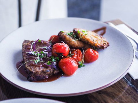 Melbourne Port Wharf Big Bed Room - Accommodation Main Beach 4