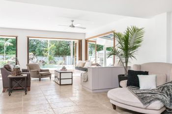 Augustine - Accommodation Main Beach 4