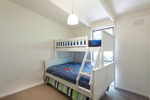 Maryrose - Accommodation Main Beach 0