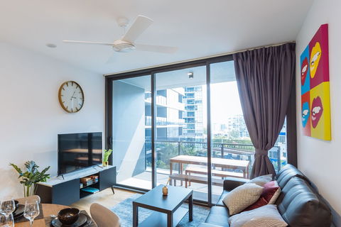 Airtrip Apartments On Cordelia - Accommodation Main Beach 2