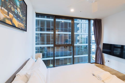 Airtrip Apartments On Cordelia - Accommodation Main Beach 4