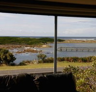 Swan Cottage - Accommodation Main Beach