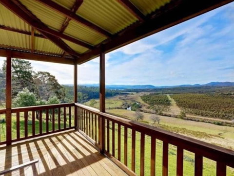 Sherwood Loves - Accommodation Main Beach 1