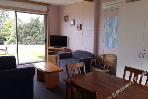 Bruny Island Accommodation Bruny Island Holiday Units (One) - Accommodation Main Beach 1