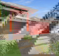 Adelong - Accommodation Main Beach