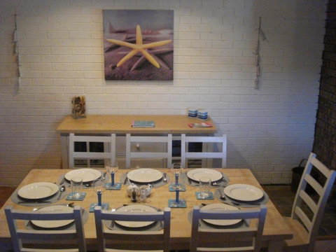 The Retreat On Matthew - Accommodation Main Beach 3