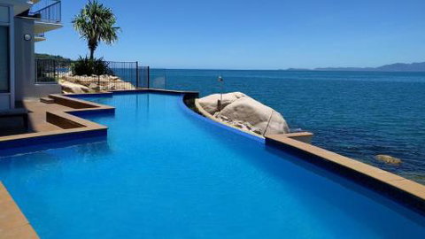 Bright Point Elite - Accommodation Main Beach 2