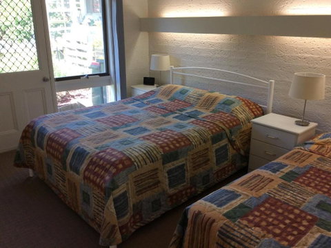 Como Lodge - Accommodation Main Beach 2