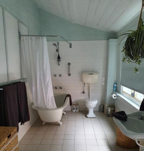 The Cottage - Accommodation Main Beach 3